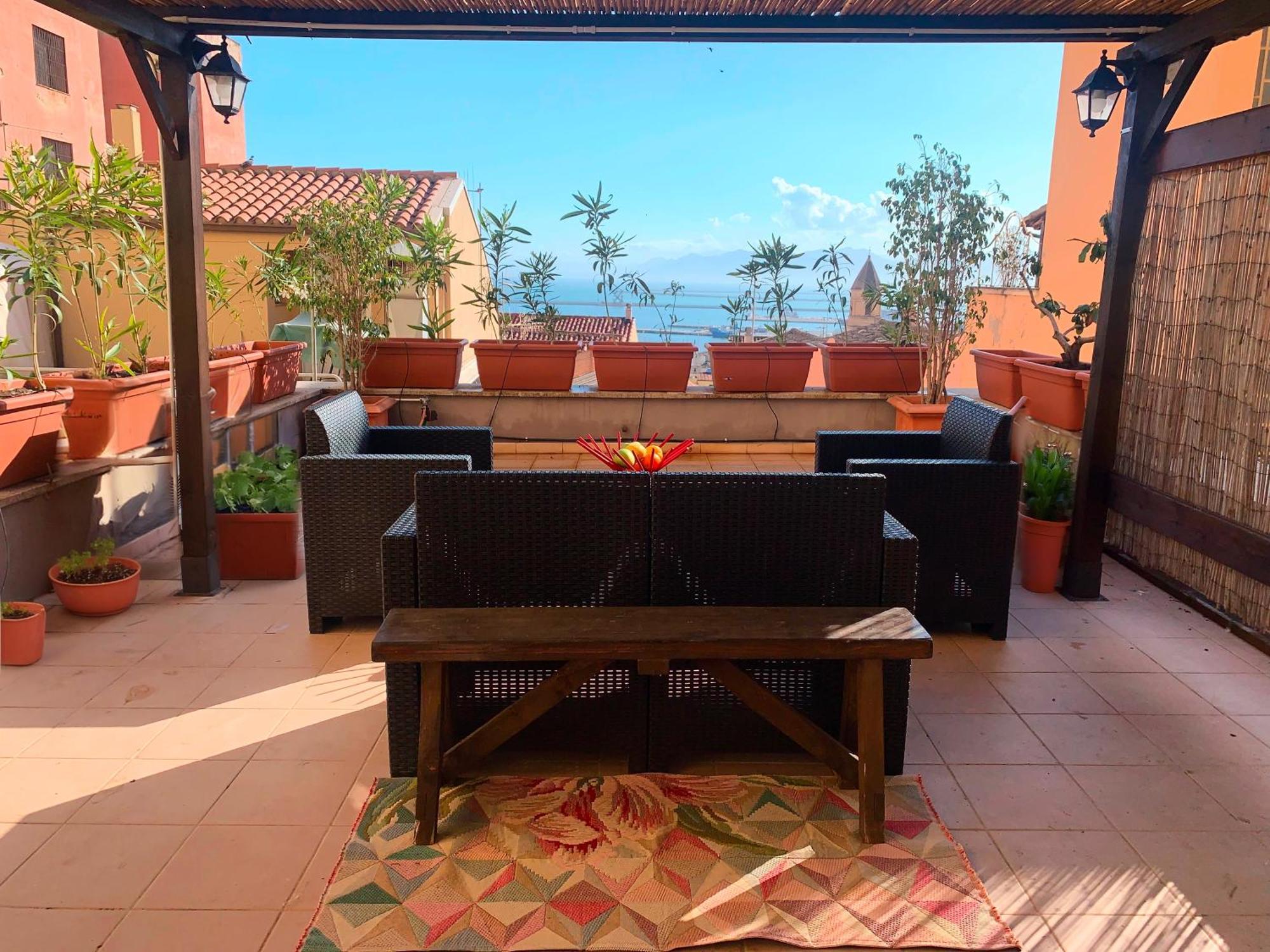 Oasi Urbana Con Terrazza E Vista Apartman Cagliari Kültér fotó