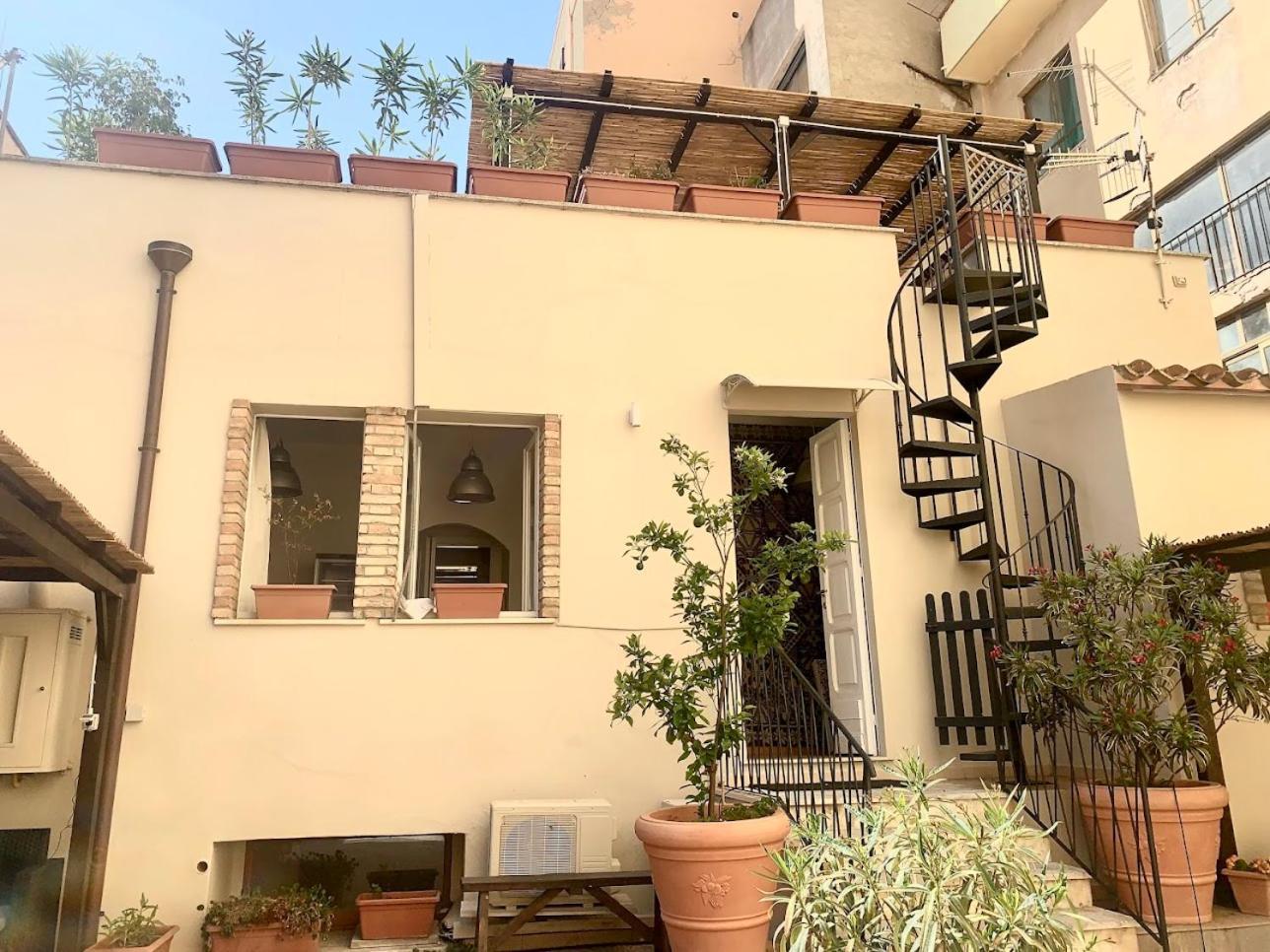 Oasi Urbana Con Terrazza E Vista Apartman Cagliari Kültér fotó