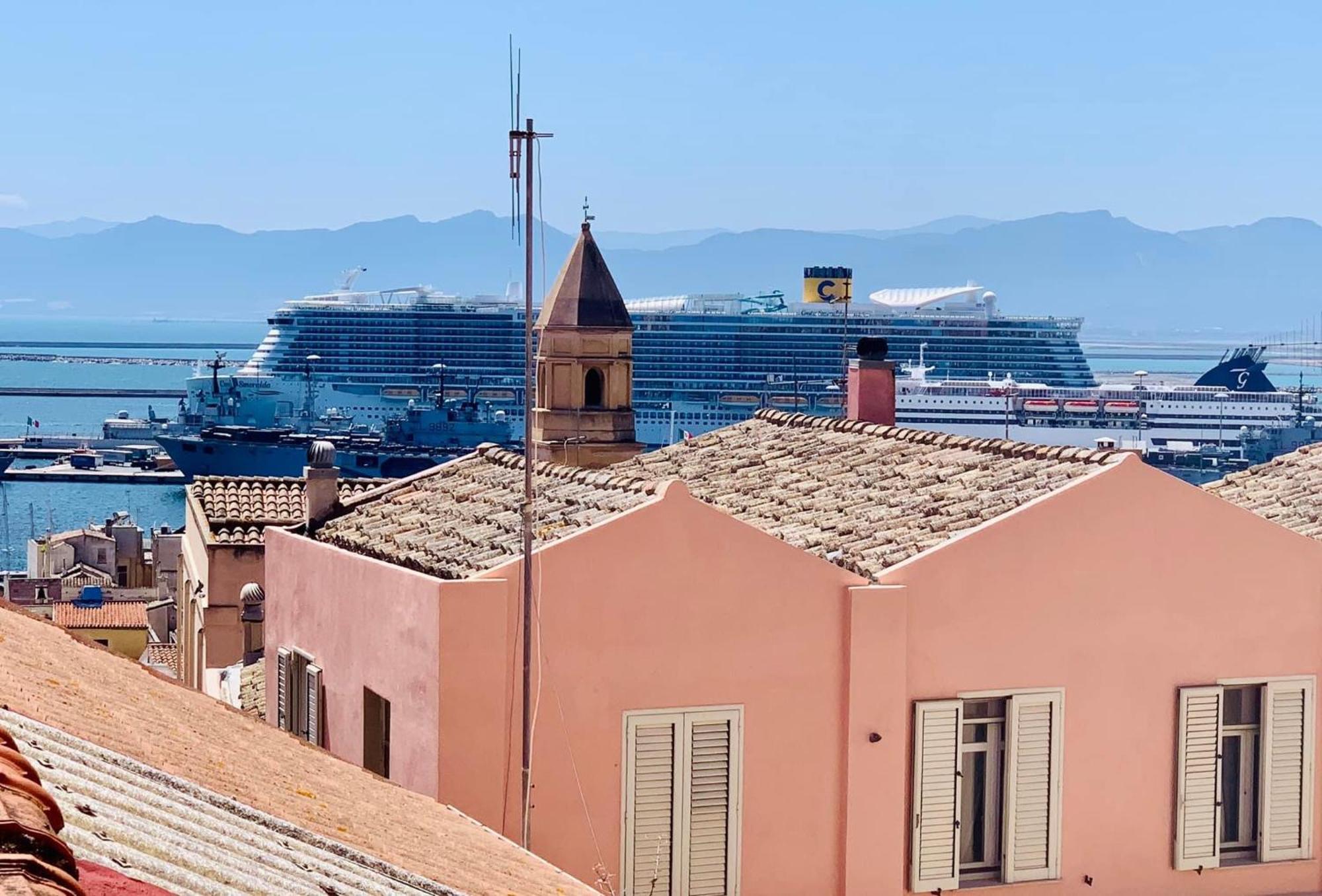 Oasi Urbana Con Terrazza E Vista Apartman Cagliari Kültér fotó